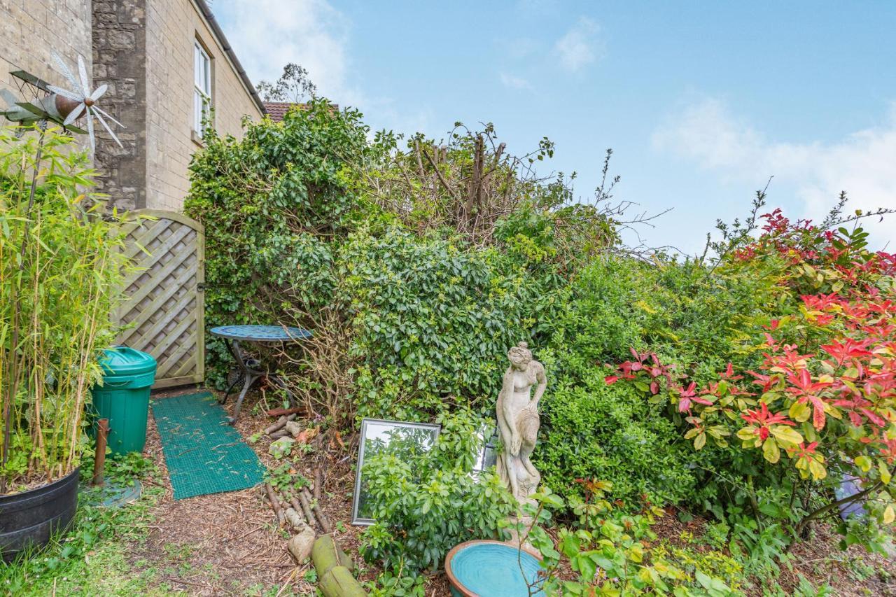 Hillside * Bath